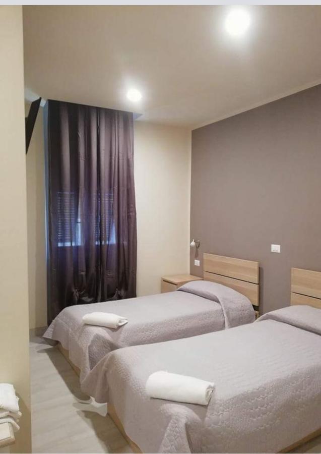 Albergo Torino Альбенга Екстер'єр фото